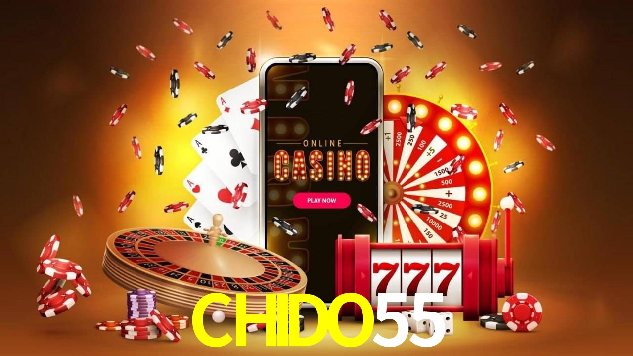 Escena dinámica inspirada en casino con iluminación CHIDO55, cartas, fichas e íconos de juegos digitales en un espacio moderno de juegos.